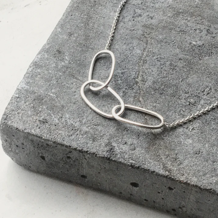 Personalized Silver Necklace with Quote-Soikea Kolme Necklace Silver