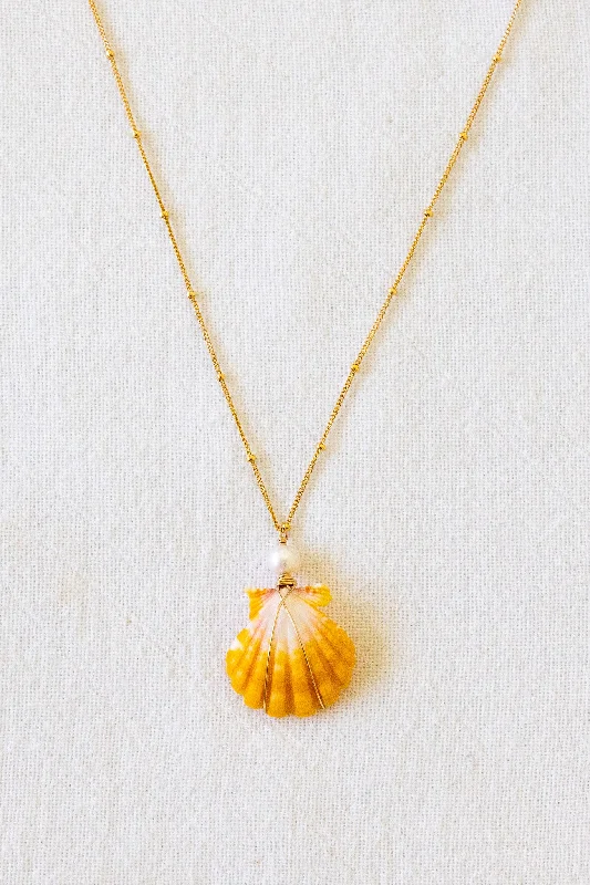 Large Gemstone Necklace for Evening Wear-Yellow Sunrise Shell & Round Pearl Necklace