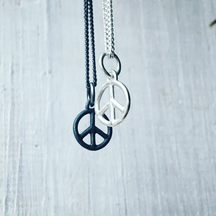 Classic Pendant Necklace for Bridesmaids-Peace Sign No.1 Tiny Charm Necklace Silver