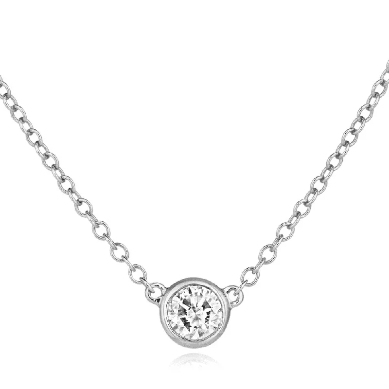 Fashionable Silver Necklace for Formal Events-18ct White Gold Solitaire Diamond Pendant